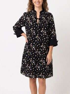 WHERE MOUNTAINS MEET Medium Black Embroidered 3/4 Sleeves Boho Shift Dress